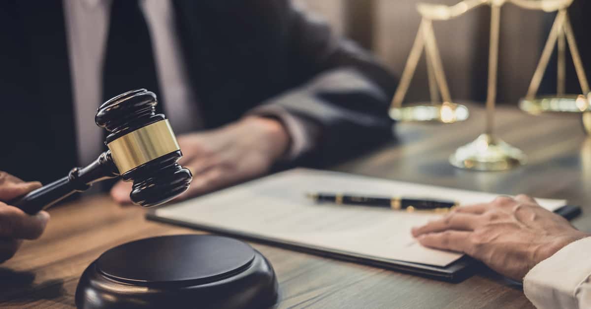 People Share The Worst Ways They've Seen People Screw Others Over In Court