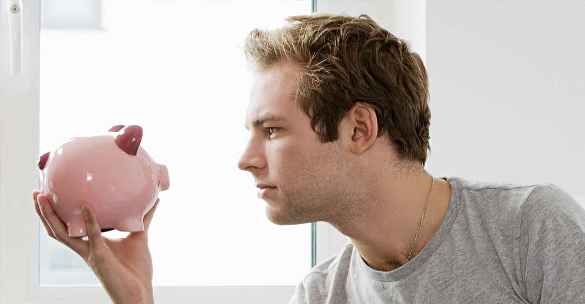 People Share The One Telltale Sign That Someone Is Making Horrible Financial Decisions