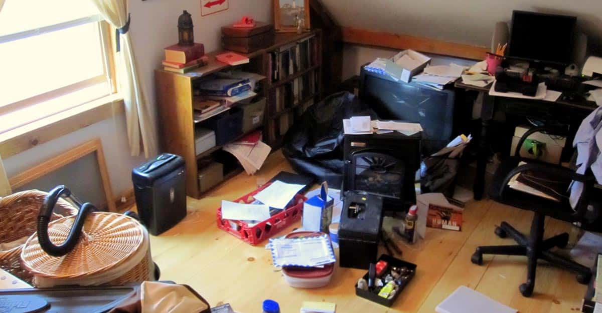 Furious People Share The Worst Thing A Houseguest Had Done In Their Home