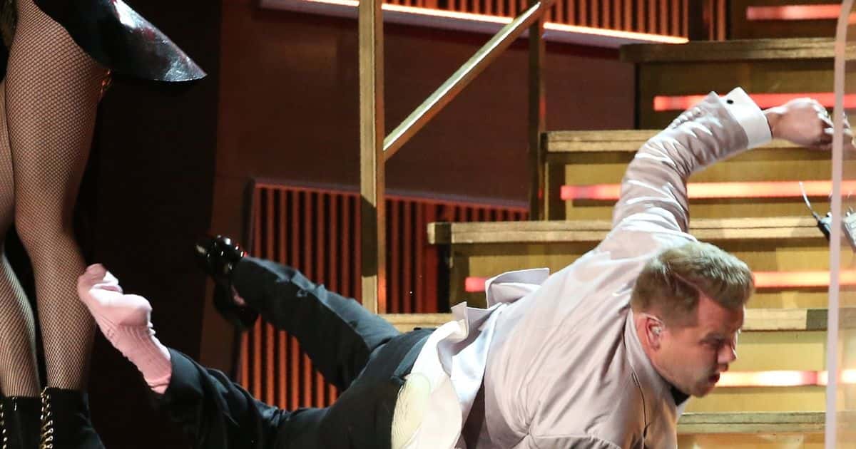 host-james-corden-falls-down-the-stairs-at-the-59th-annual-grammy-awards-in-1528840377773.jpg