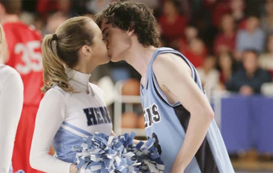 kiss-1528761879146.jpg