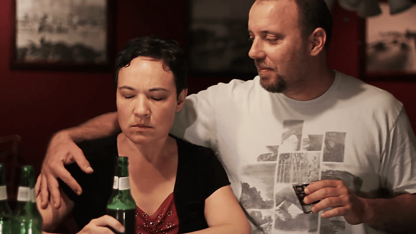 lady-at-a-bar-is-approached-by-a-creepy-guy-2_vkx5apu7k__f0003-1524501941650.png