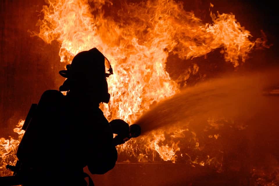 silhouette-training-firefighter-fire-live-848346-1526763457287.jpg