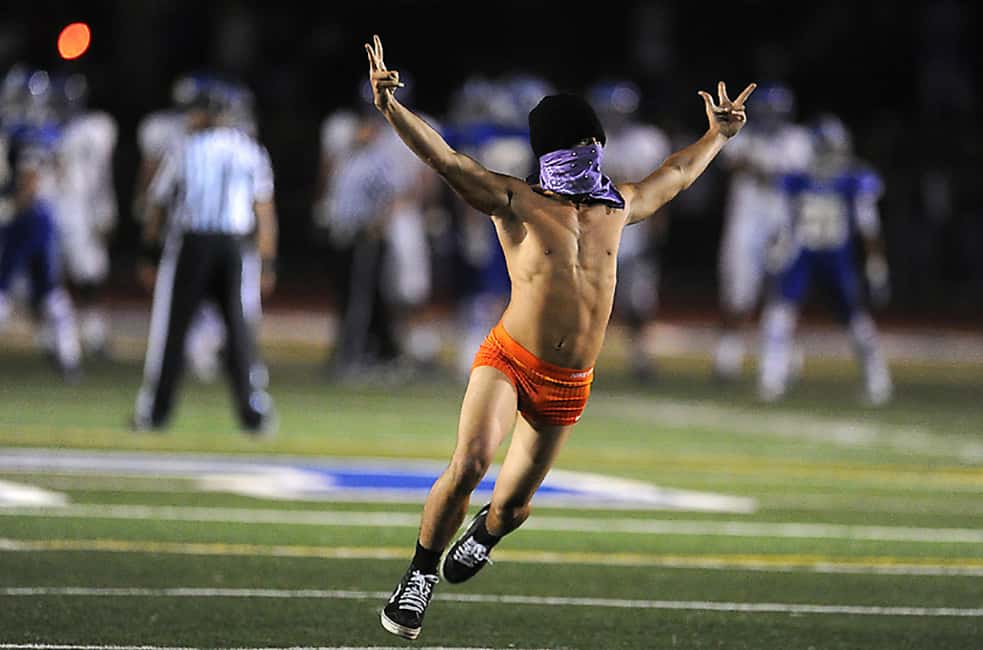 streaker-1528766672165.jpg
