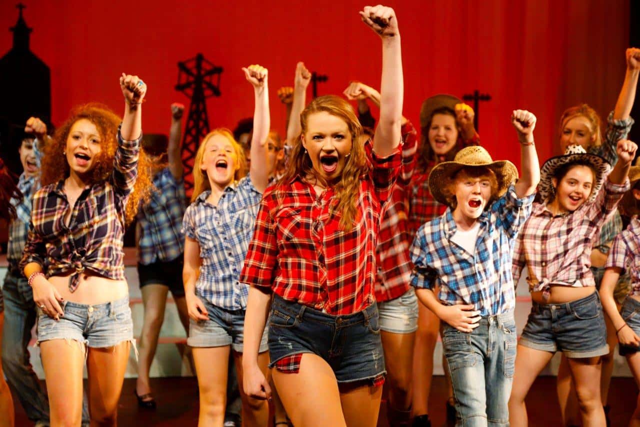 the-biz-theatre-school-footloose-2012-compressed-1541704558180.jpg