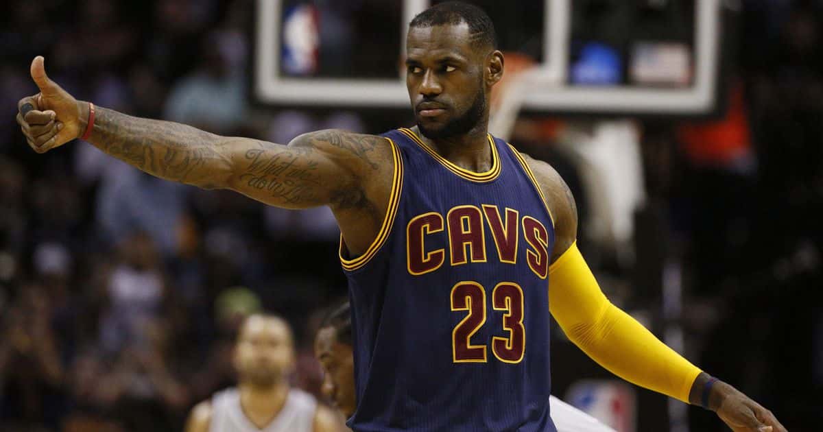 072215-fso-nba-lebron-thumbs-up-vresize-1200-630-high-0-1541461312237.jpg