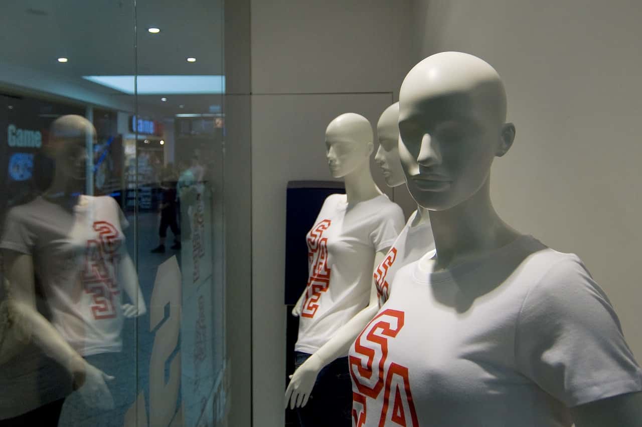 mannequins-2619624_1280-1544050223387.jpg