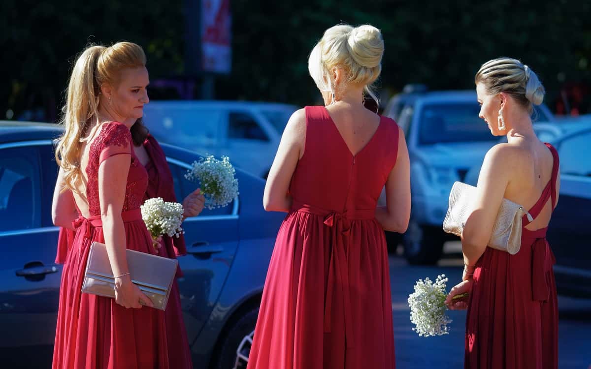 adult-beautiful-bouquet-1665706-1549404947454.jpg