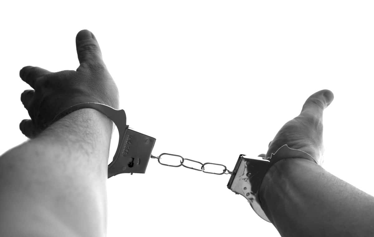 handcuffs_caught_crime_sin_non_free_slave_slavery_offence-698176-1545202515915.jpg