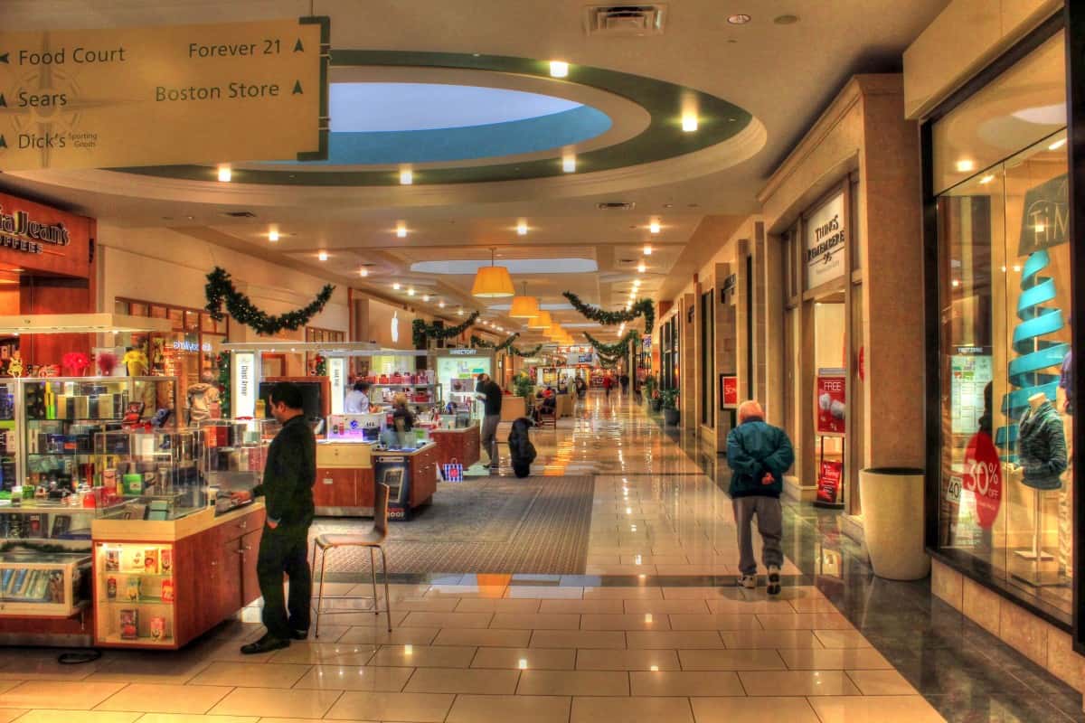 shopping_mall_corridor_shopping_mall_shops_commercial-1338424-1545204958467.jpg