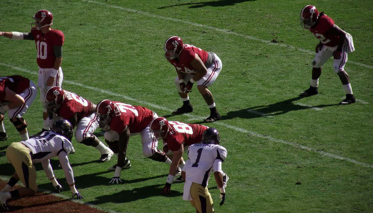 1280px-jesse_williams_at_fullback_for_the_alabama_crimson_tide-1552413592786.jpg