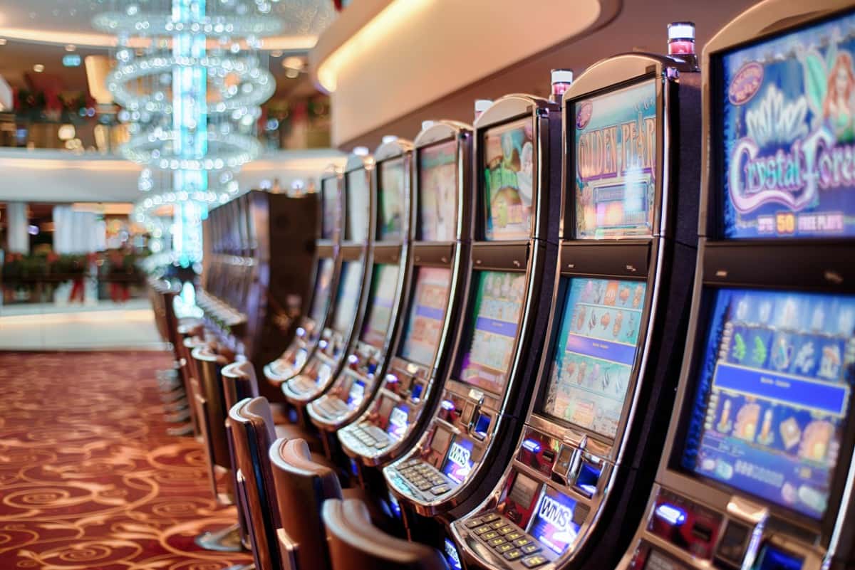 gambling_slot_machine_casino_game_play_win_jackpot-759684-1552432128329.jpg