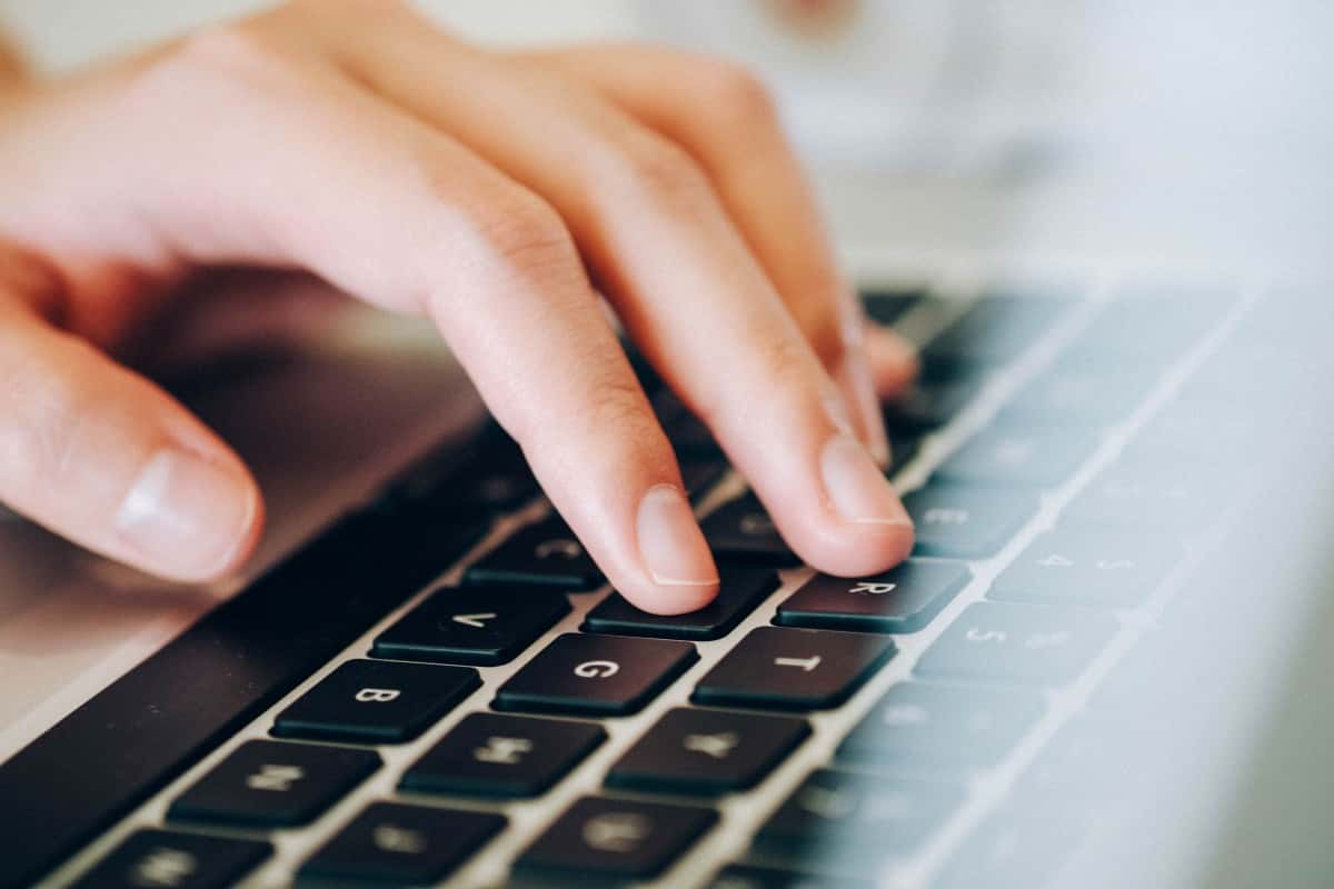 laptop_human_hands_keyboard_typing_working_business_office_writing-714530-1552414789829.jpg