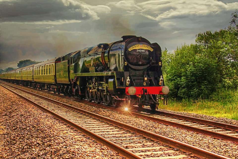 train-2981443_960_720-1552411742452.jpg
