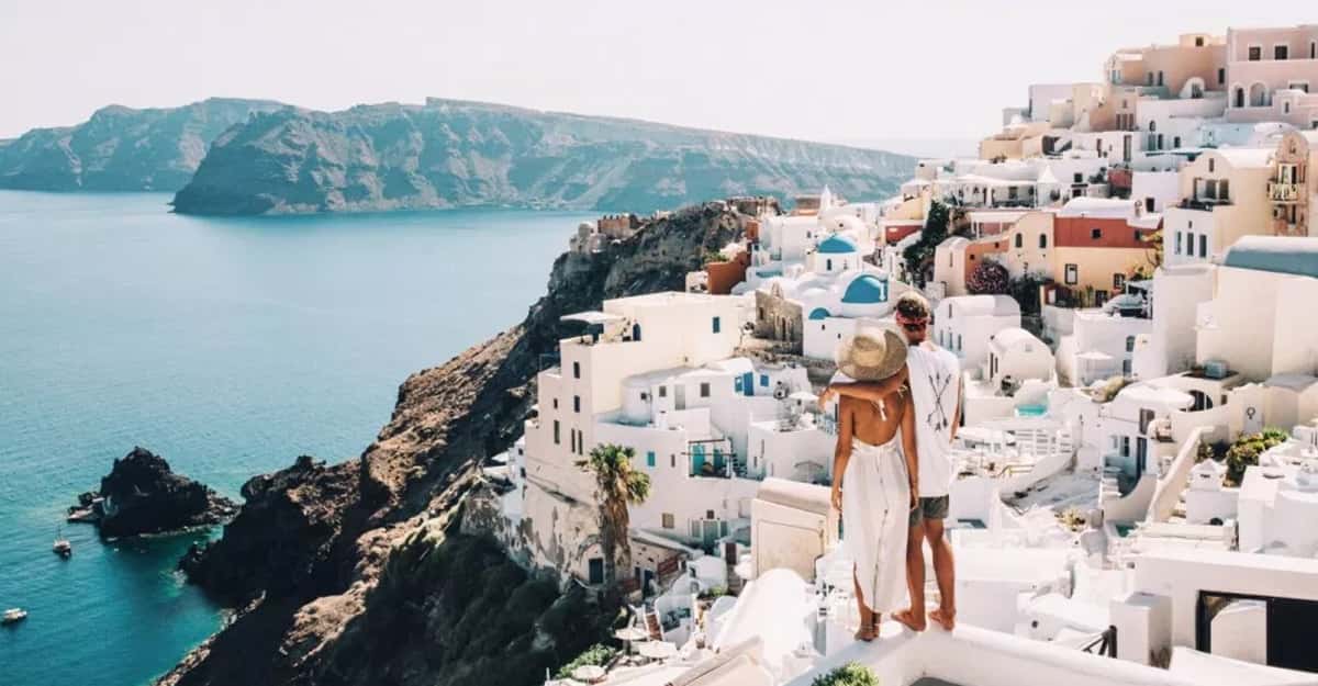 The Do's and Don'ts of Traveling Abroad