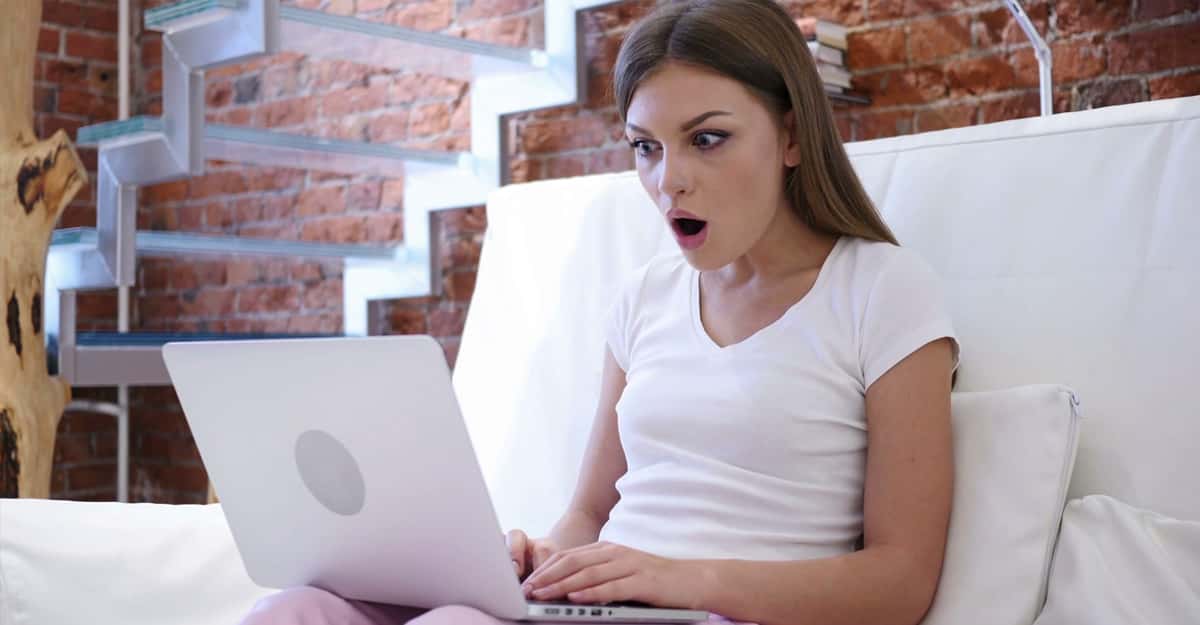 People Share Their 'I Can't Believe This Is Happening To Me Right Now' Story