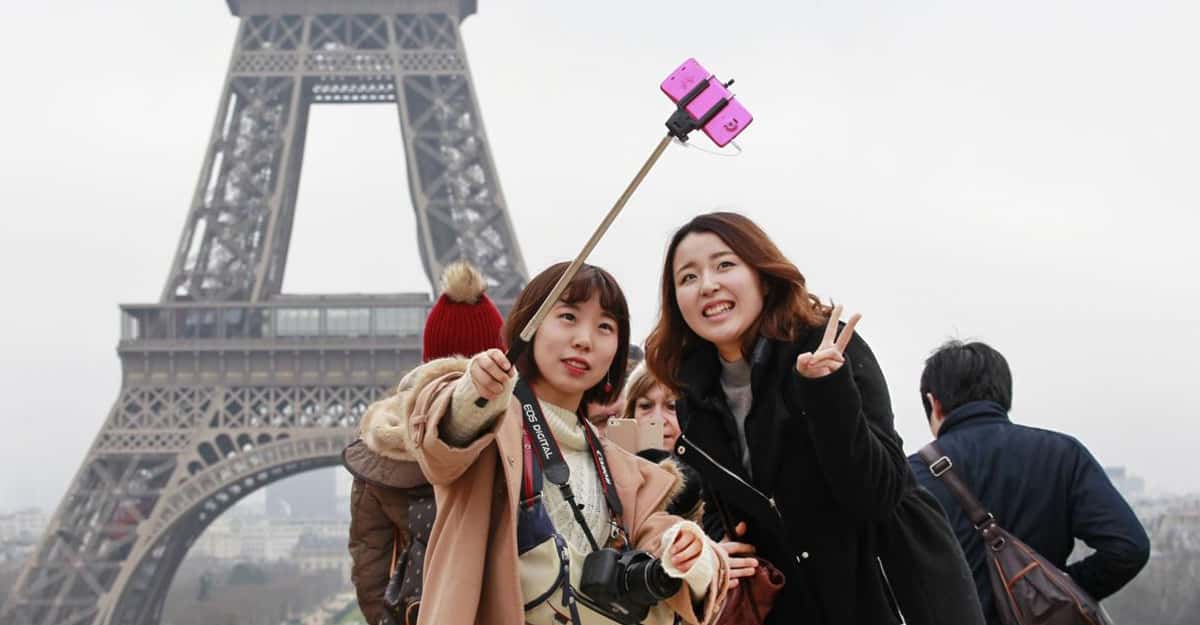 Tour Guides Share The Worst Thing A Tourist Has Done Under Their Supervision