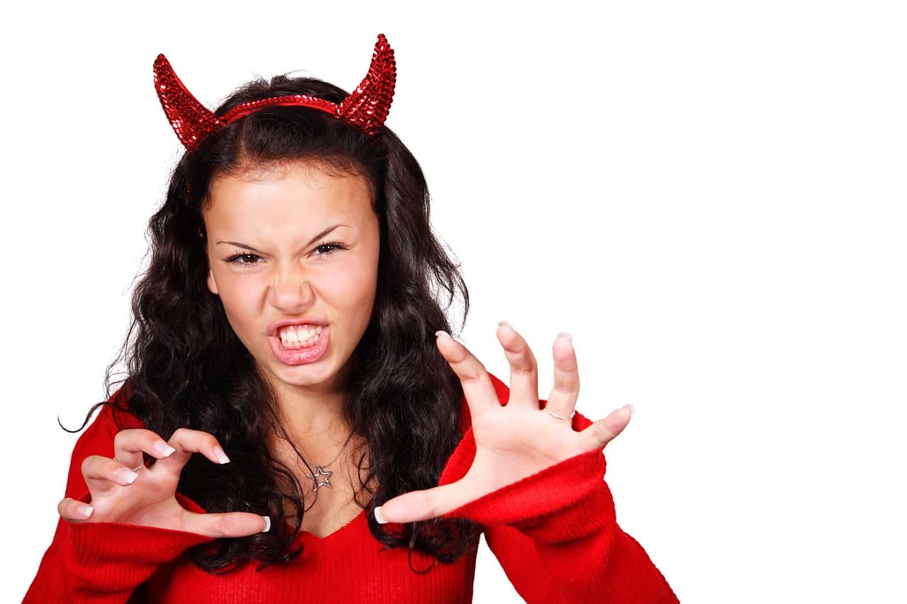 costume-15682_1280-1561138079150.jpg