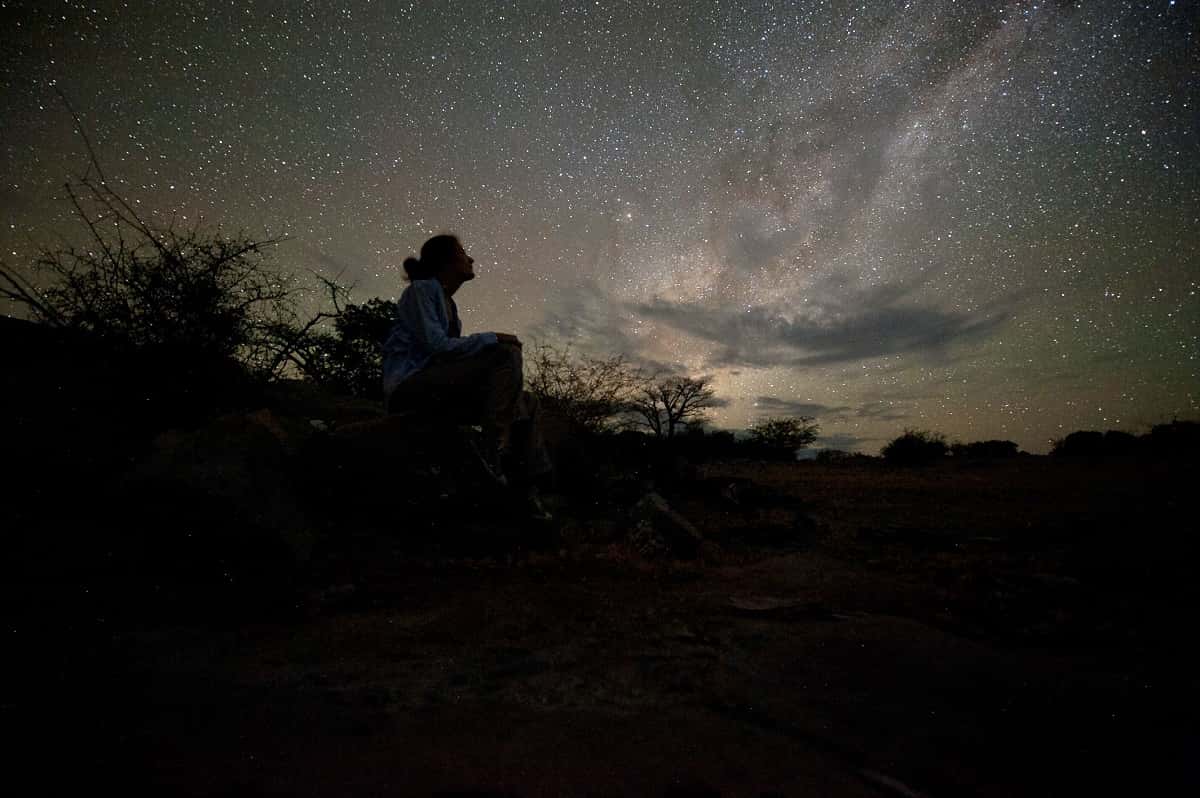 girl-watching-the-stars-1561460559123.jpg