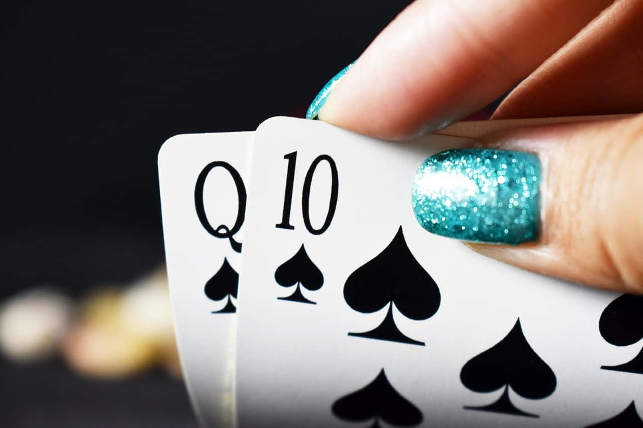 queen-4261604_1280-1561138984573.jpg