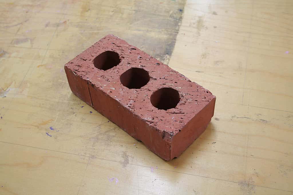 1024px-brick-1564721883286.jpg