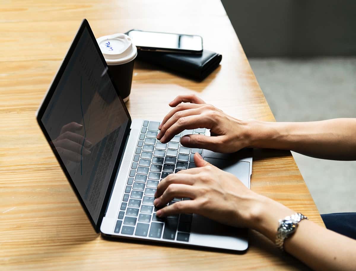 desk-hands-keyboard-1126284-1563867570439.jpg