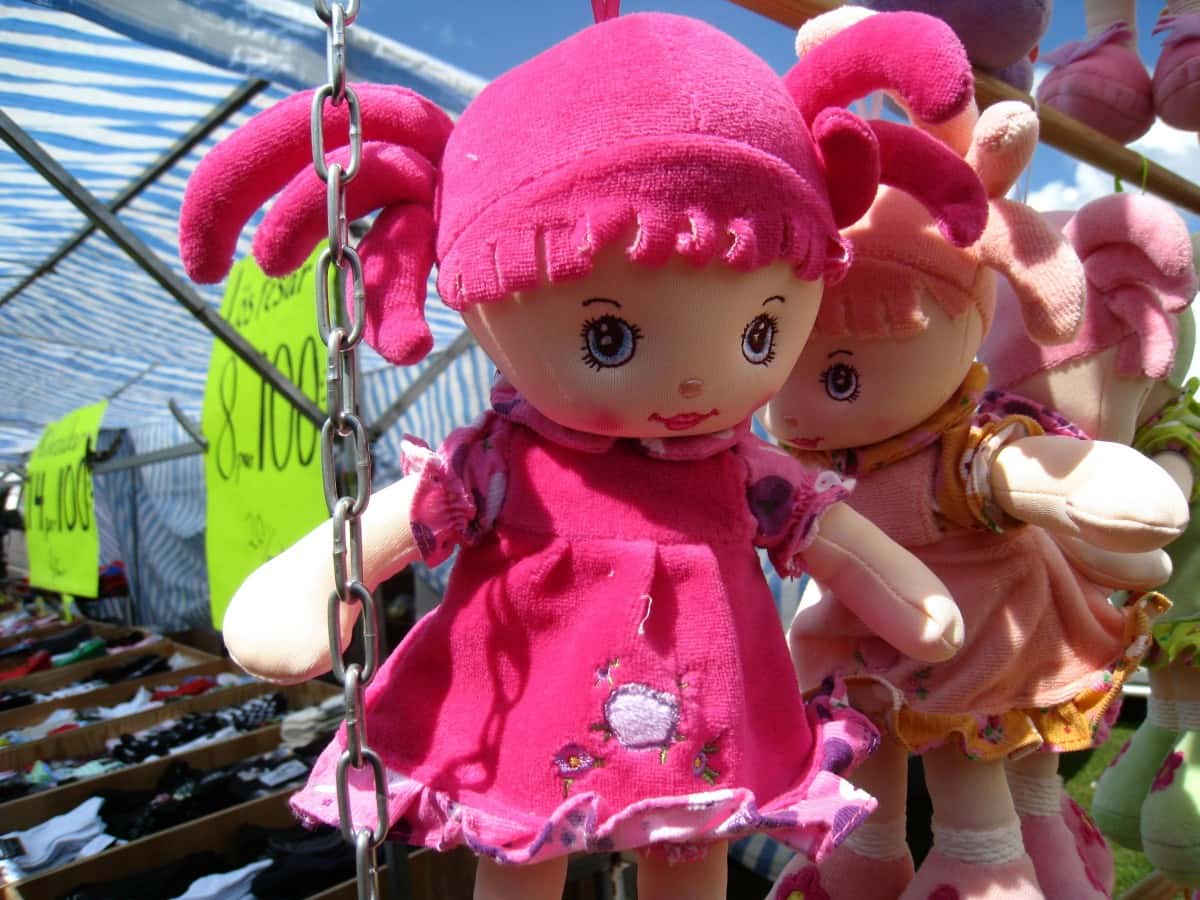dolls_market_colors_toy_summer-1124665-1556879131493.jpg