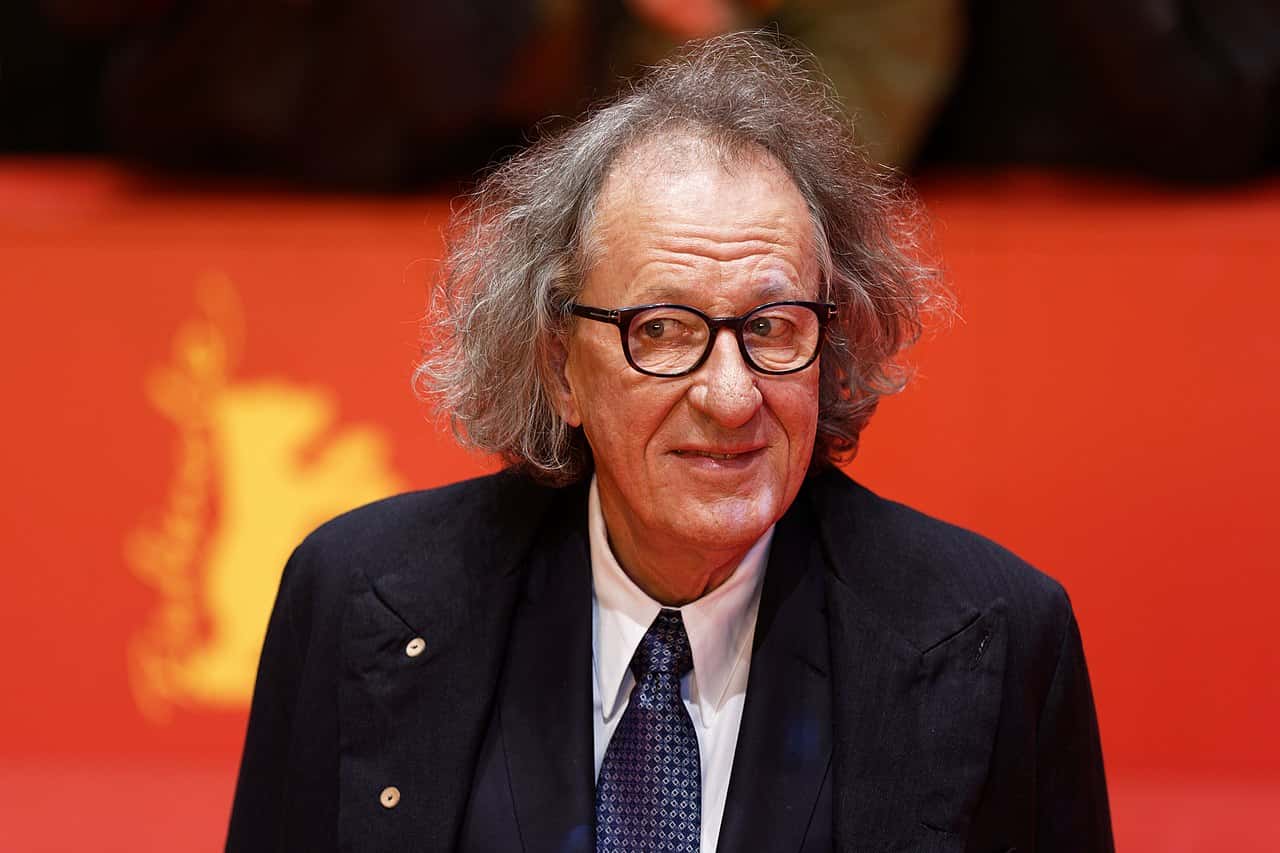 1280px-Geoffrey_Rush_Final_Portrait_Red_Carpet_Berlinale_2017_01