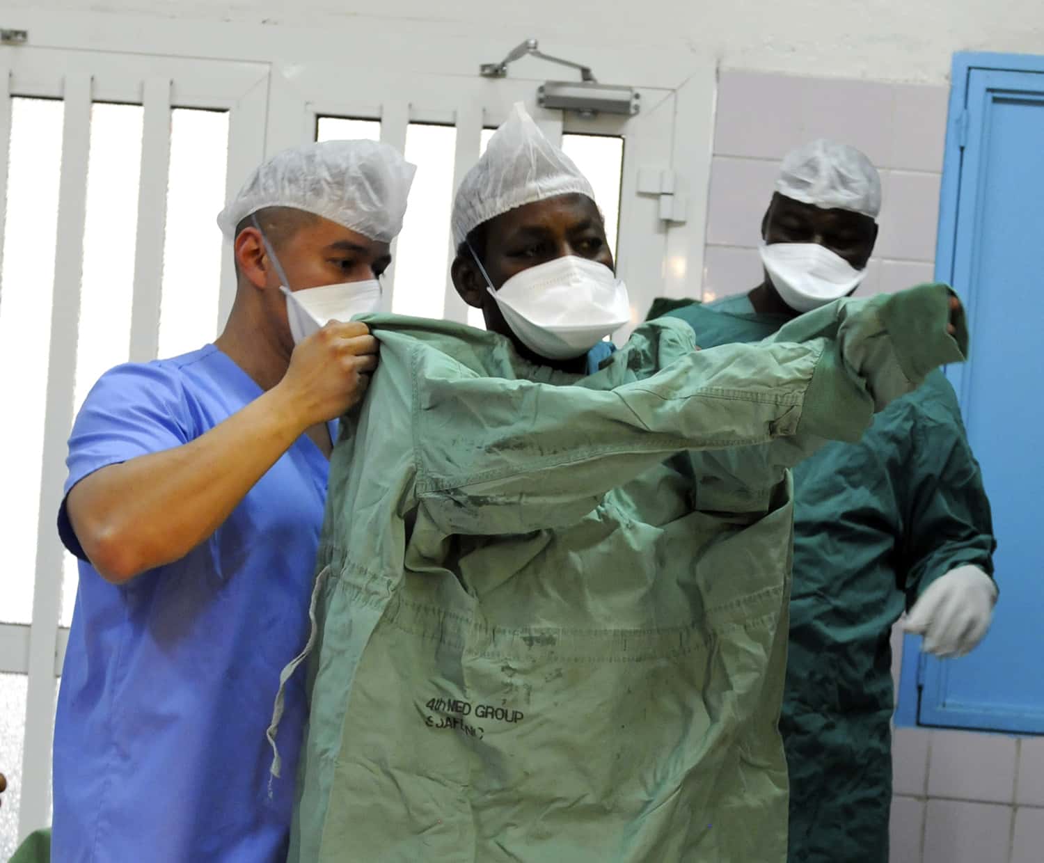 Chadian and U.S. military medical teams join forces for MEDRETE 15-3