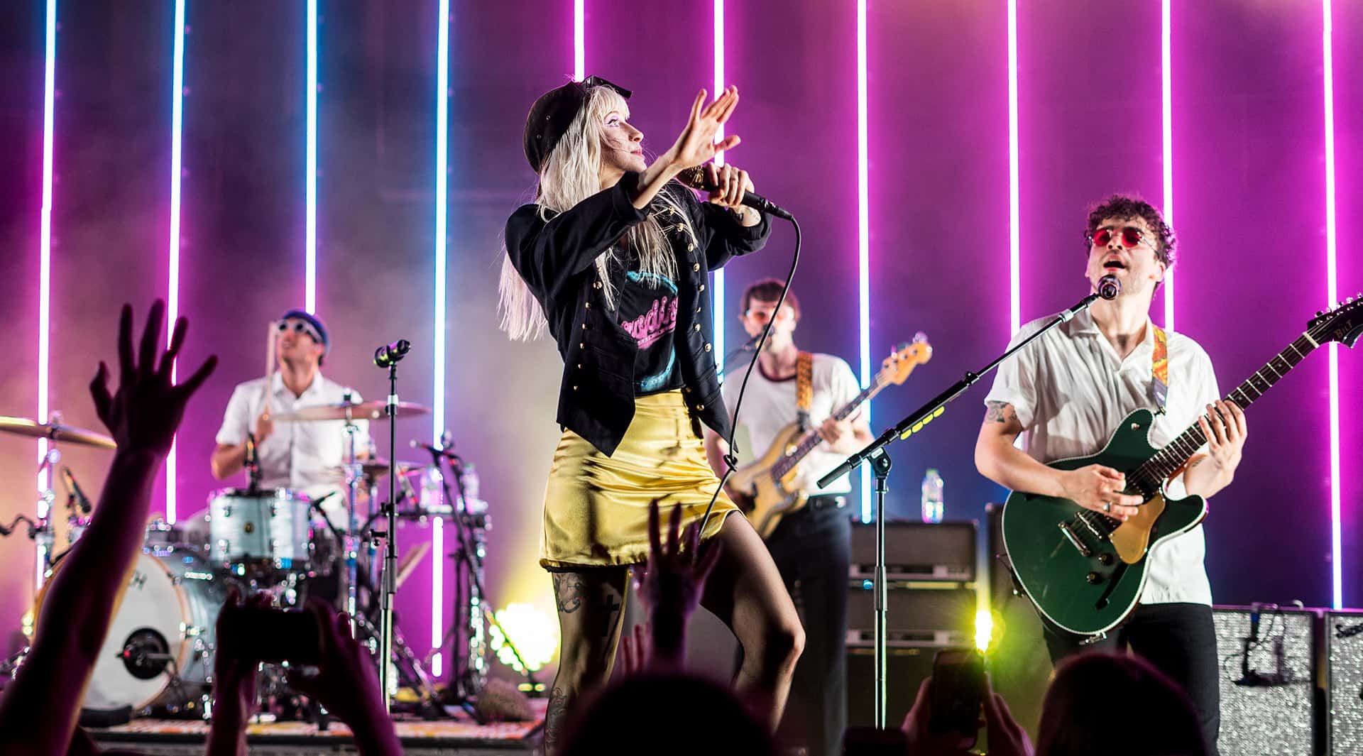 1920px-Paramore_at_Royal_Albert_Hall_-_19th_June_2017_-_11