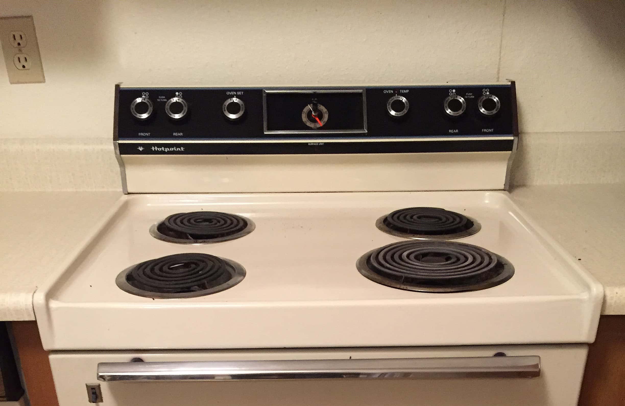 2448px-Hotpoint_Electric_Range_Model_RB5280A1AD,_IMG01(1)