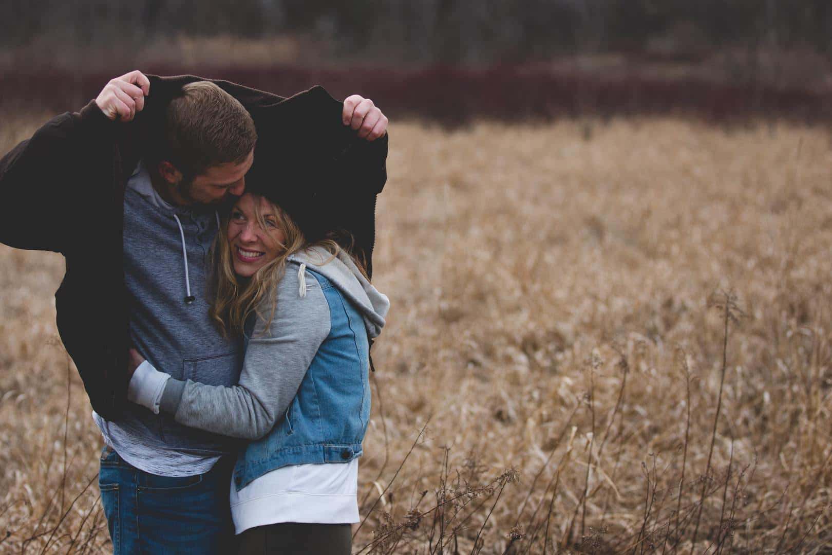 adults-affection-couple-dating-daylight-fall-1555757-pxhere.com