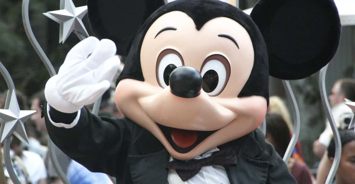 People Explain The Time They Saw Disney Employees Break Character