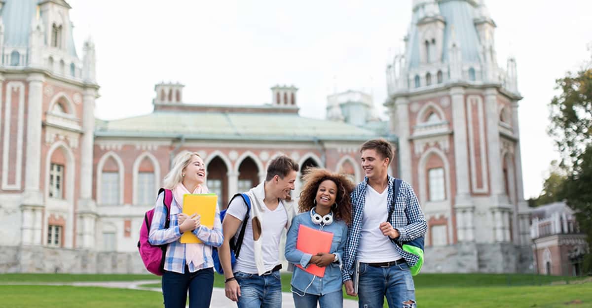 5 Simple Ways To Make New Friends In College