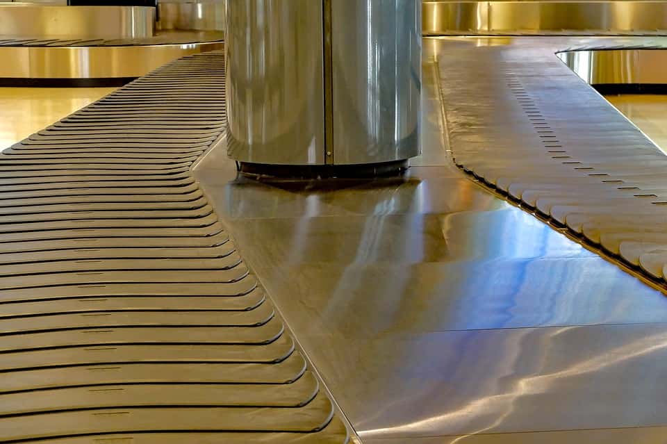 luggage-conveyor-3364006_960_720