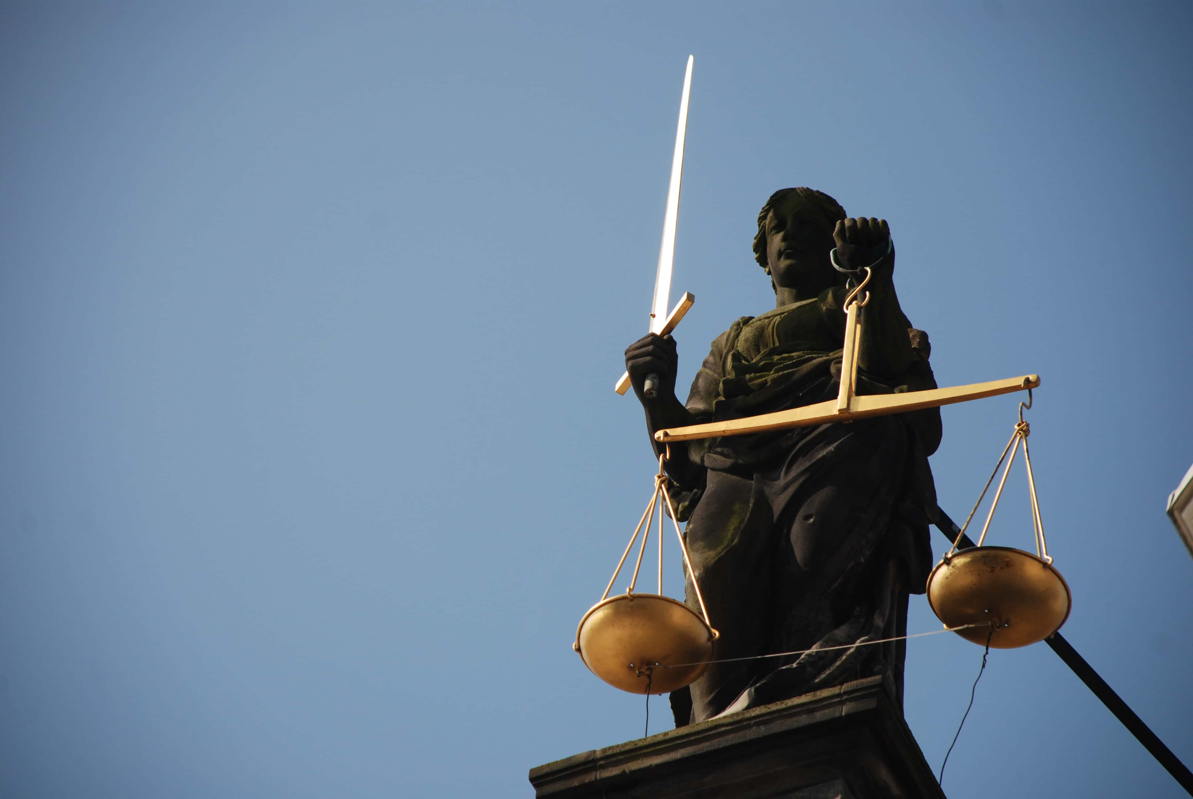 monument-statue-mast-blue-scale-lighting-897174-pxhere.com