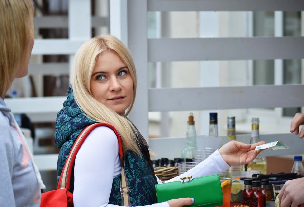 person-girl-woman-female-young-food-610585-pxhere.com