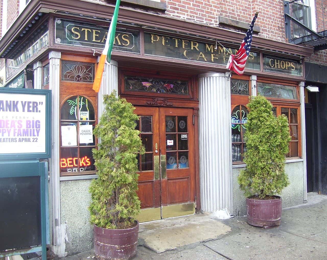 1280px-Peter_McManus_Cafe_entrance