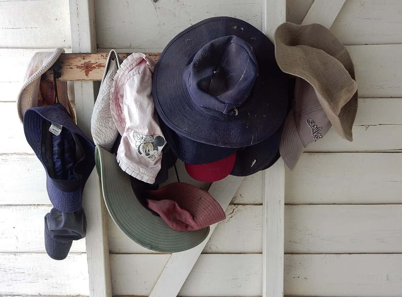 1280px-Students'_Hats_(37900861821)