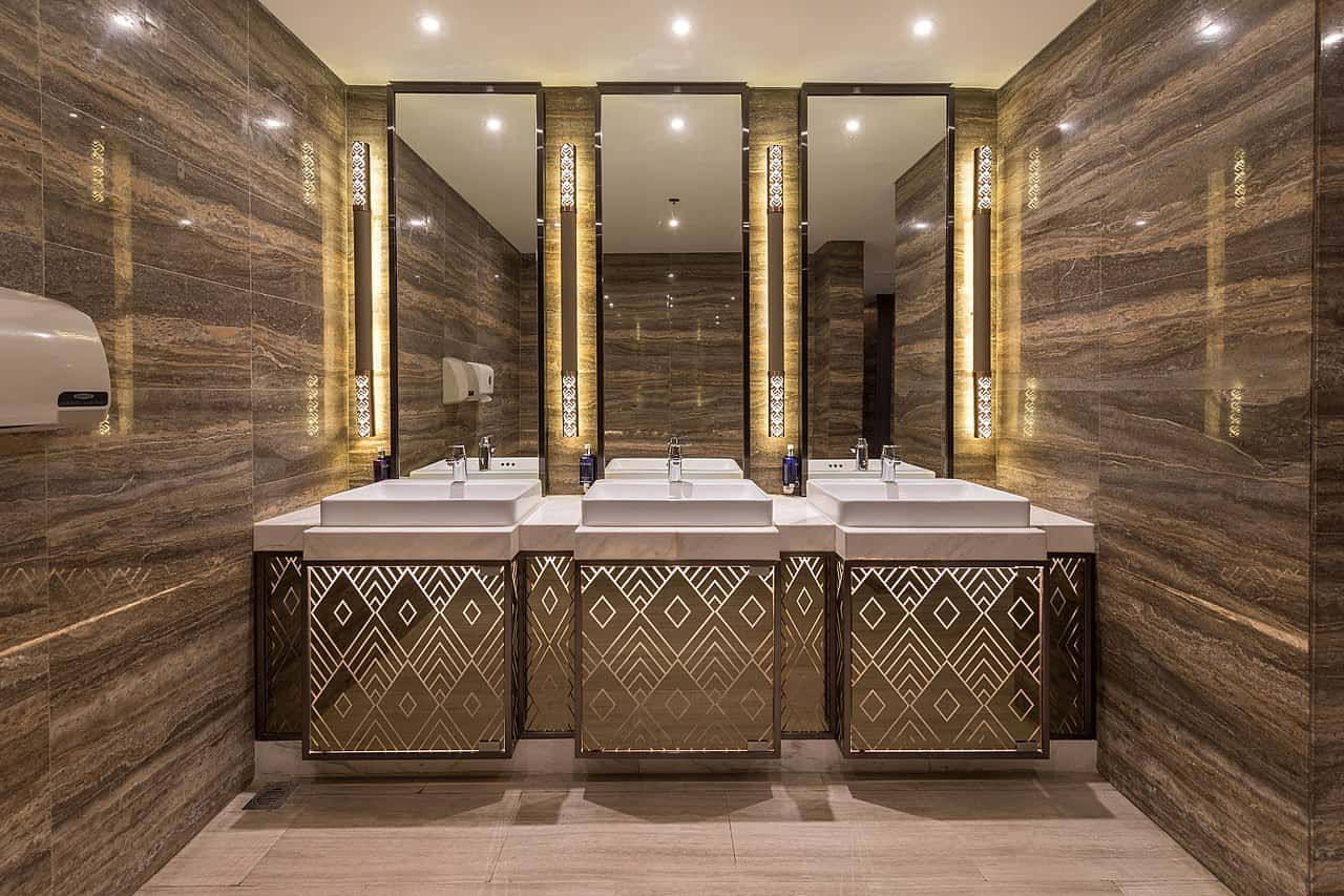 1280px-Washbasins_of_the_restrooms_in_Crowne_Plaza_Vientiane