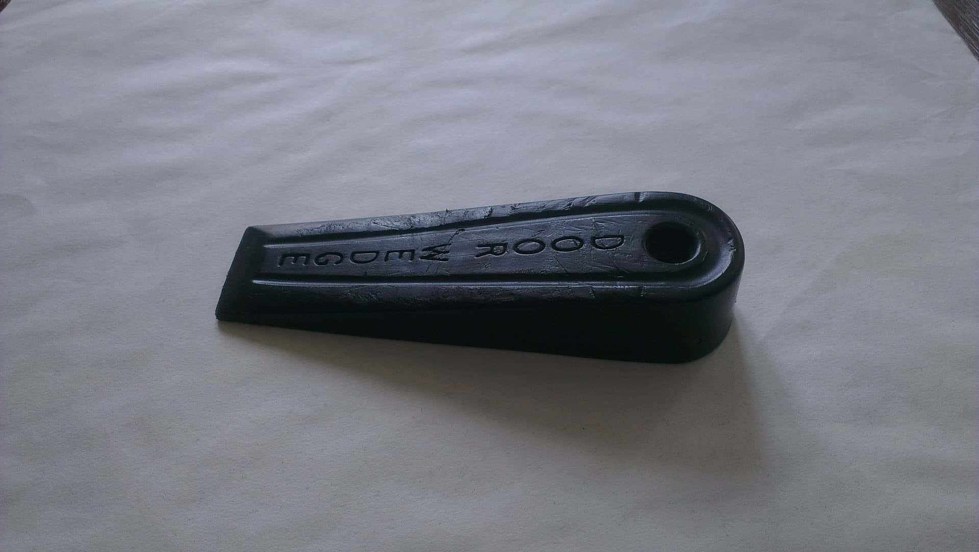 1920px-Black-doorstop