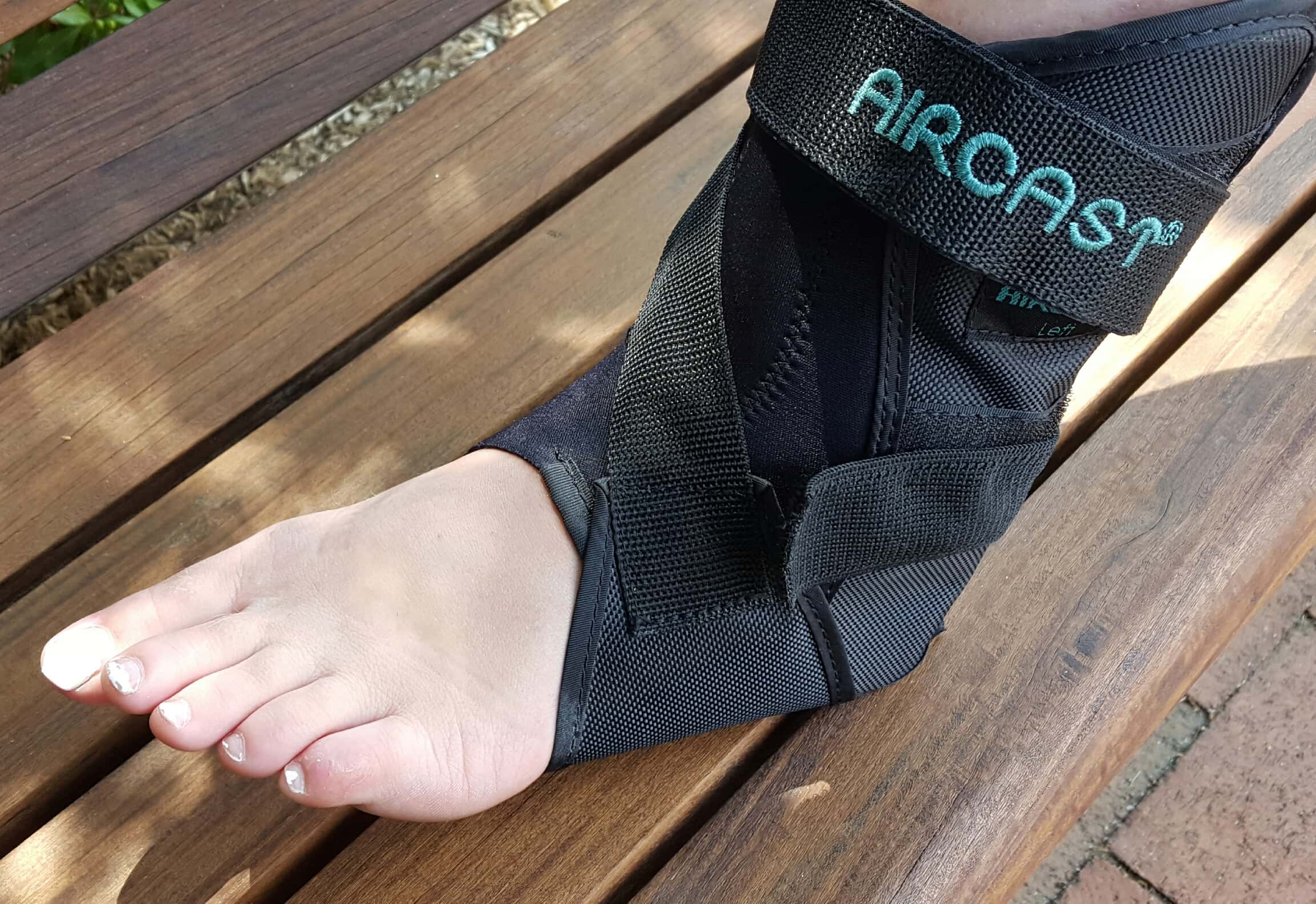 Ankle_brace_for_grade_I_or_II