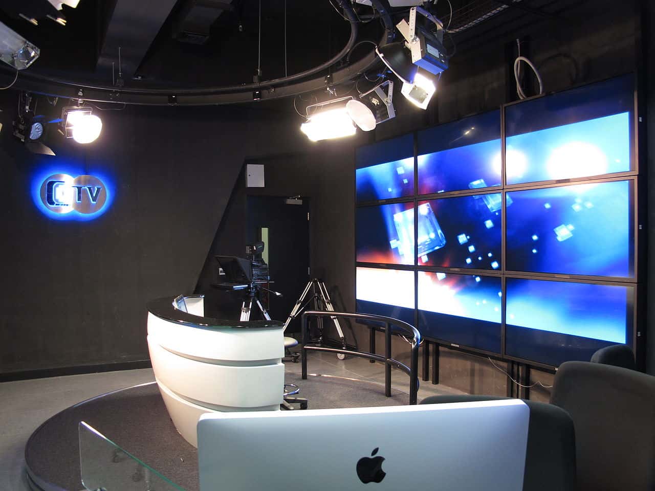 CityU_Run_Run_Shaw_Creative_Media_Centre_Level_5_TV_Studio