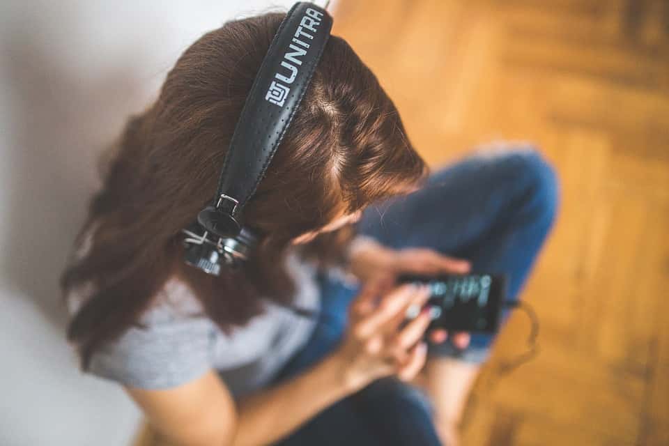 Music Headphones Girl Listening Head Woman Lady