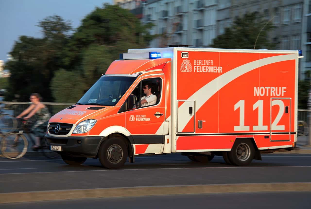 ambulance-4267434_1280