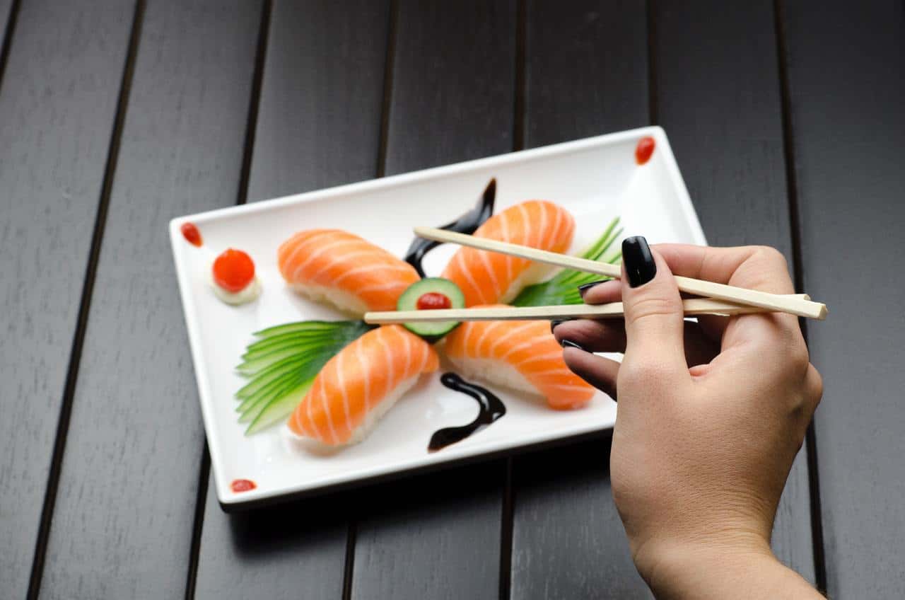 chopsticks-cuisine-delicious-dinner-dish-epicure-1531621-pxhere.com