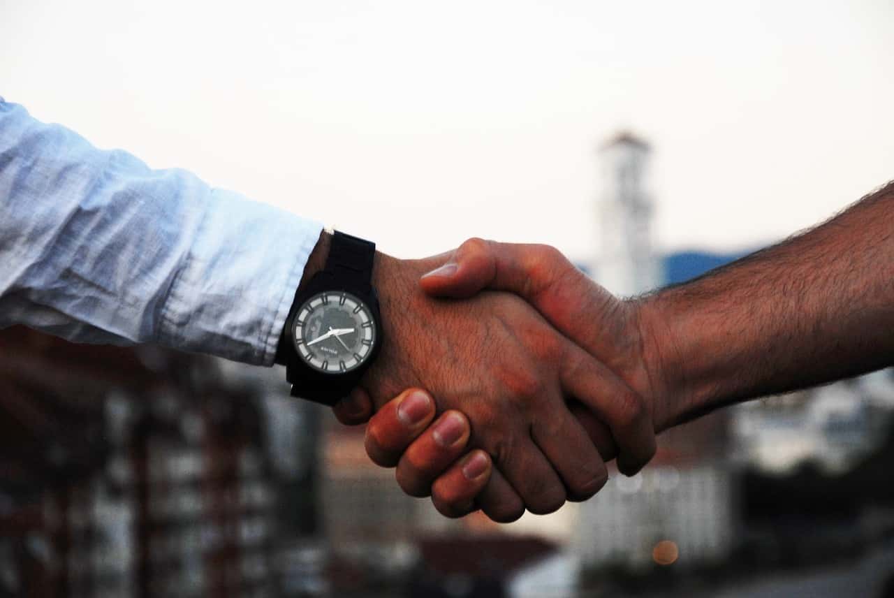 handshake-1513228_1280
