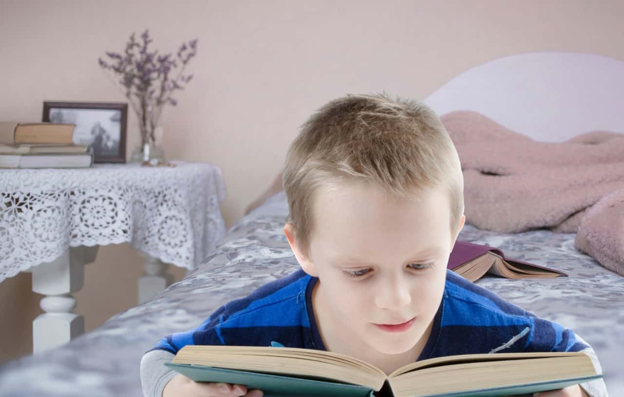 kids-reading-read-book-boy-child-kid-1439325-pxhere.com