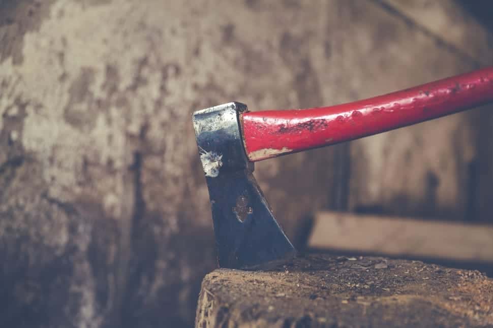 metal-axe-handle-cutting-wallpaper-preview