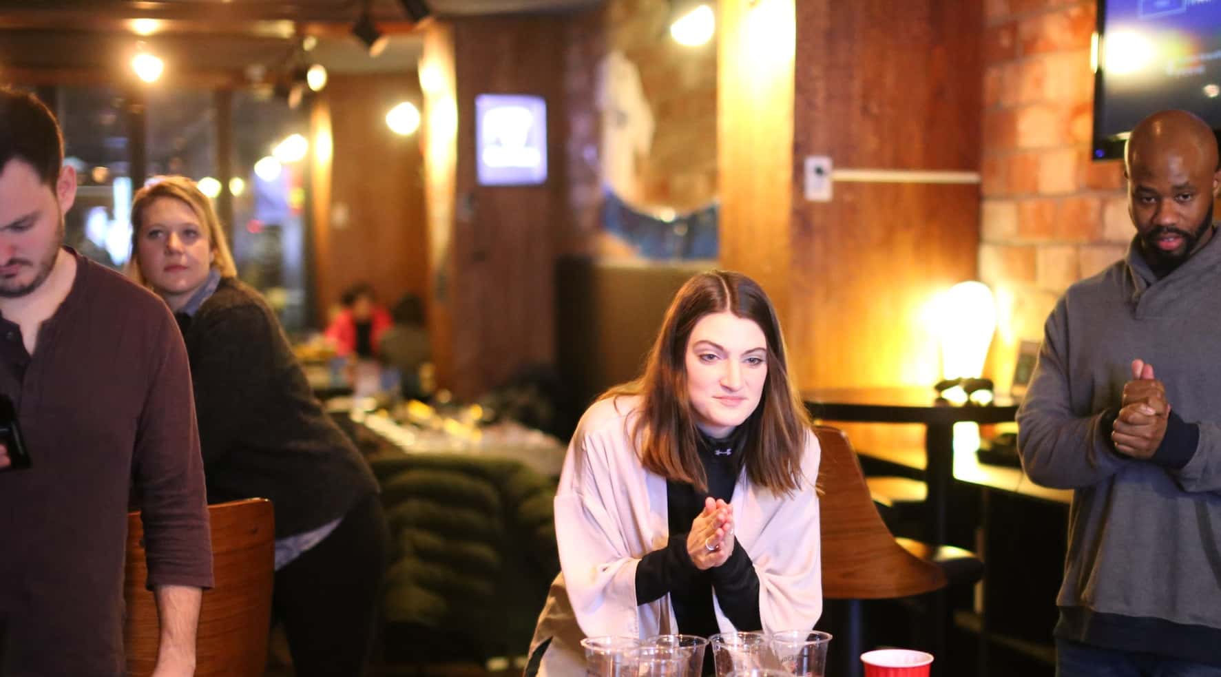 people-play-restaurant-bar-young-meal-1197303-pxhere.com(1)